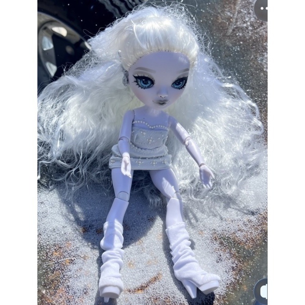 #216 MGA Entertainment Natasha Zima 12 in Fashion Doll - 583547EUC
